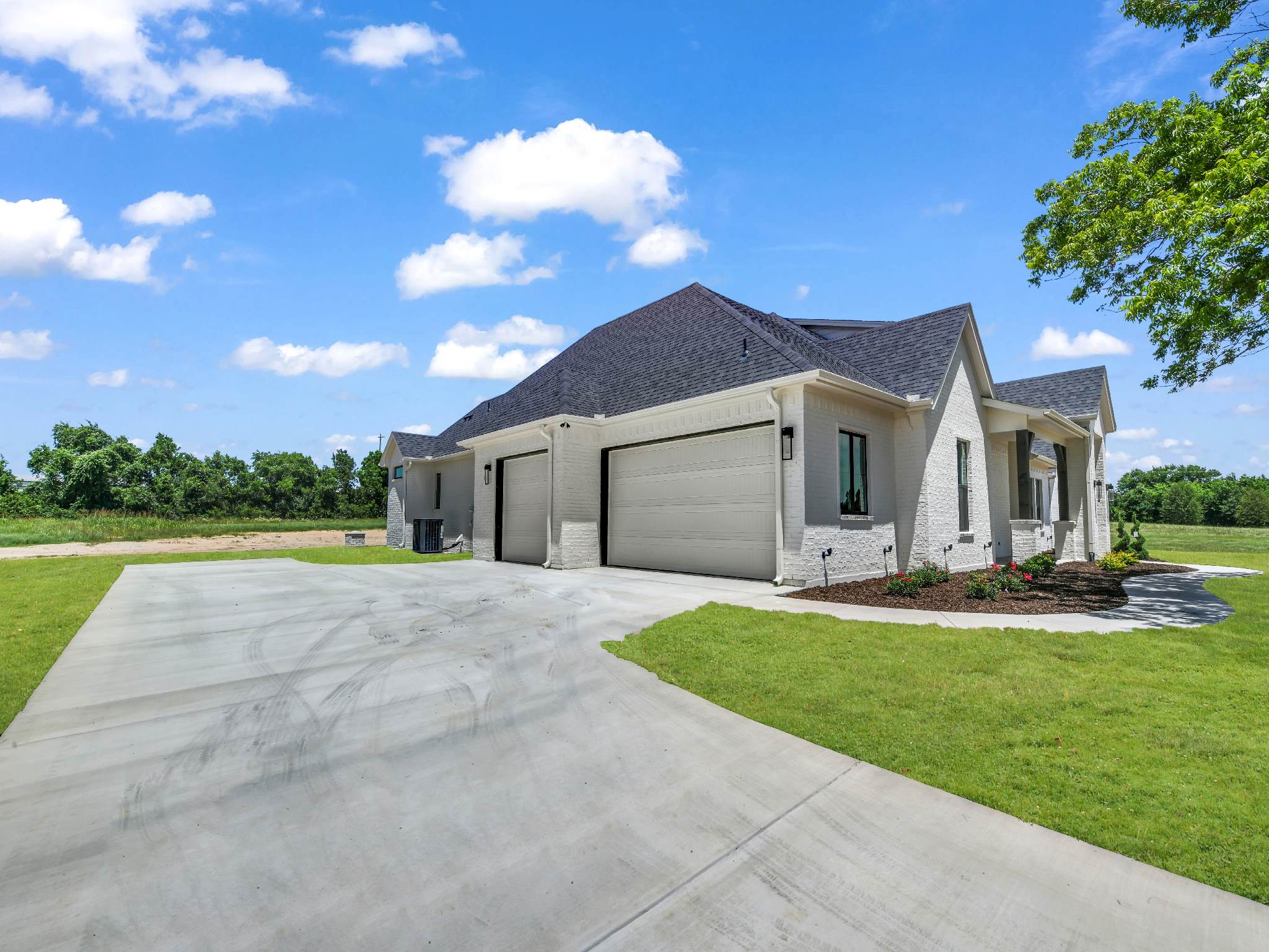 131 Desperado Way, Weatherford, TX 76088