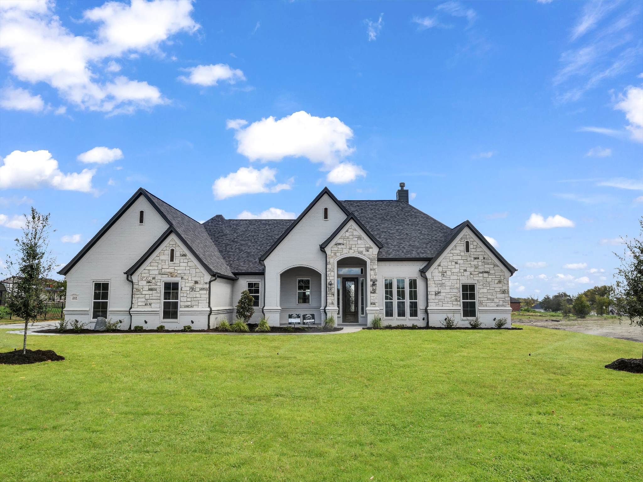 233 Coalson Crossing, Azle, TX 76020