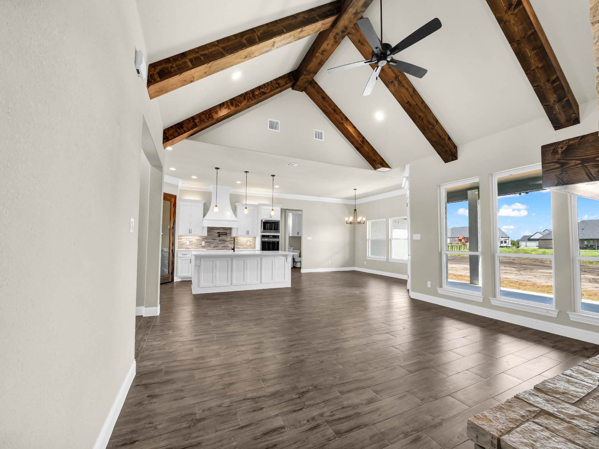 233 Coalson Crossing, Azle, TX 76020