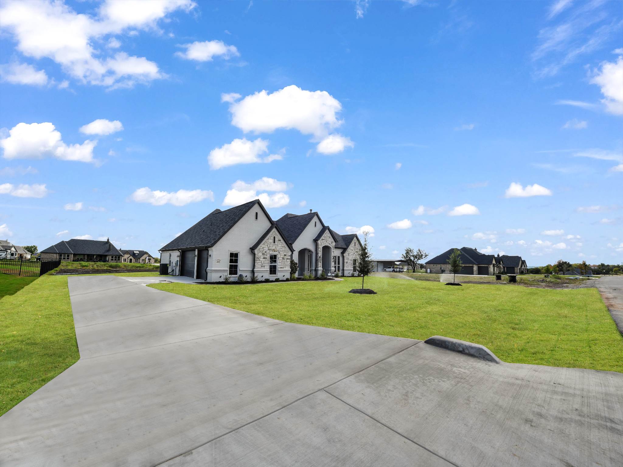 233 Coalson Crossing, Azle, TX 76020