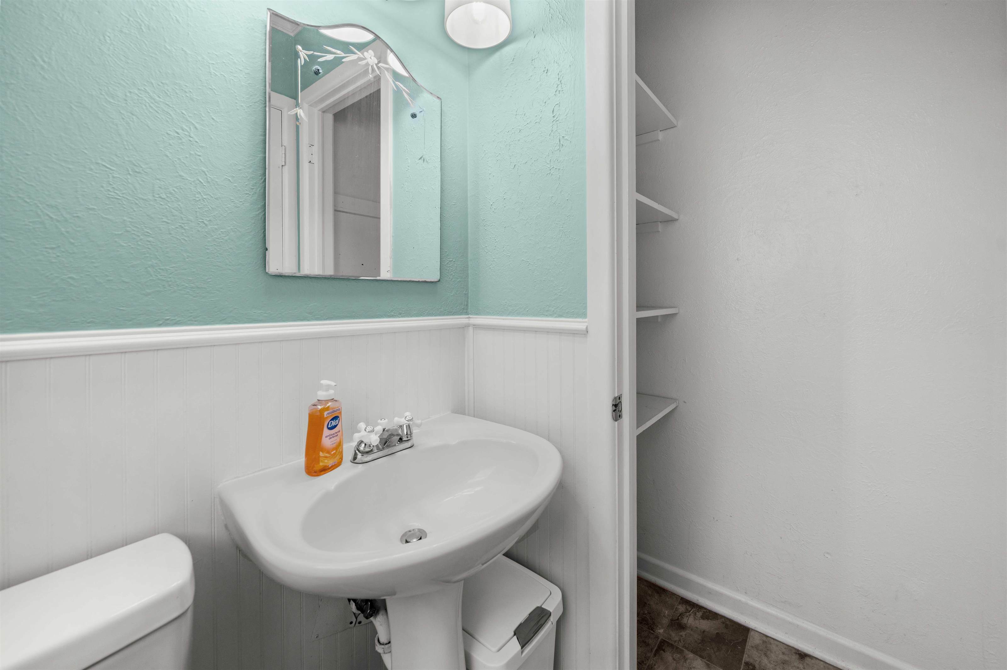 2110 Airline Dr., Tyler, TX 75701