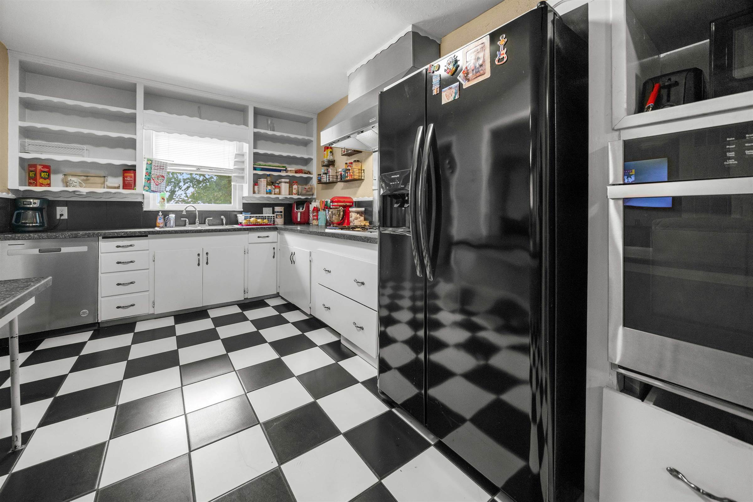 2110 Airline Dr., Tyler, TX 75701