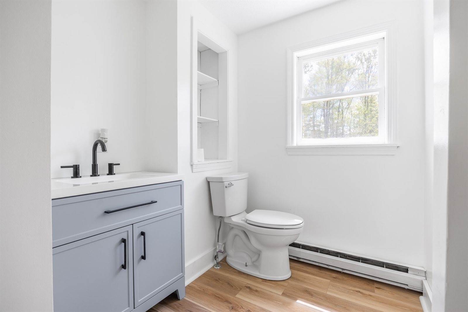 215 Levenseller Road, Holden, ME 04429