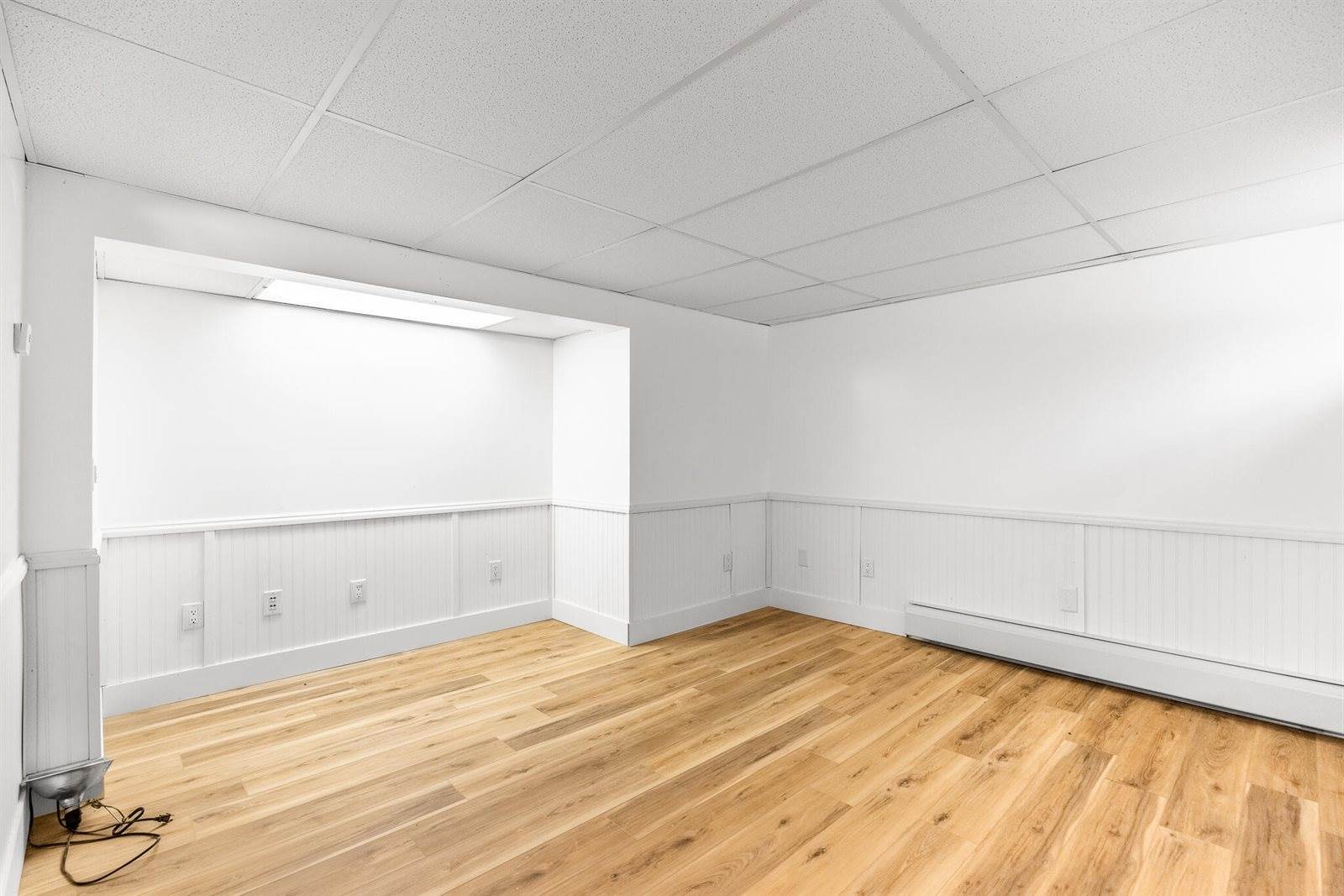 215 Levenseller Road, Holden, ME 04429