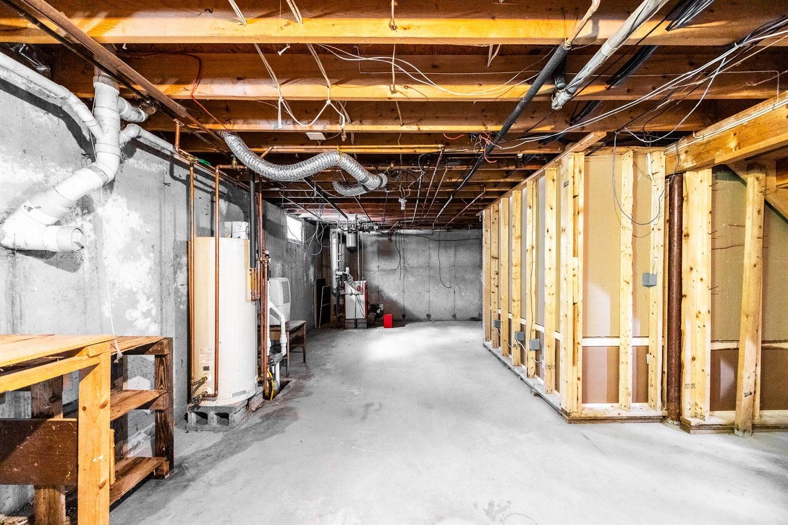 215 Levenseller Road, Holden, ME 04429