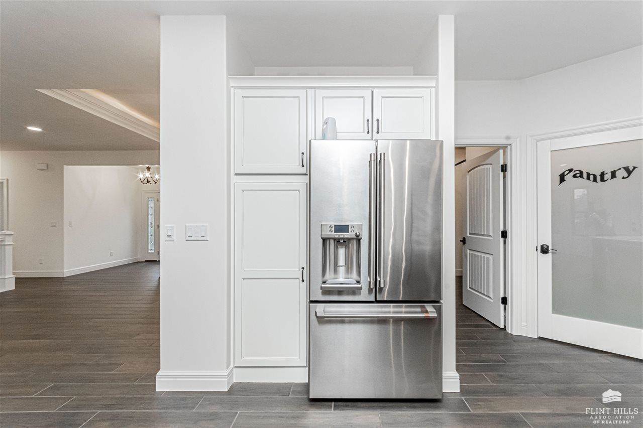 1524 Lariat Lane, Junction City, KS 66441