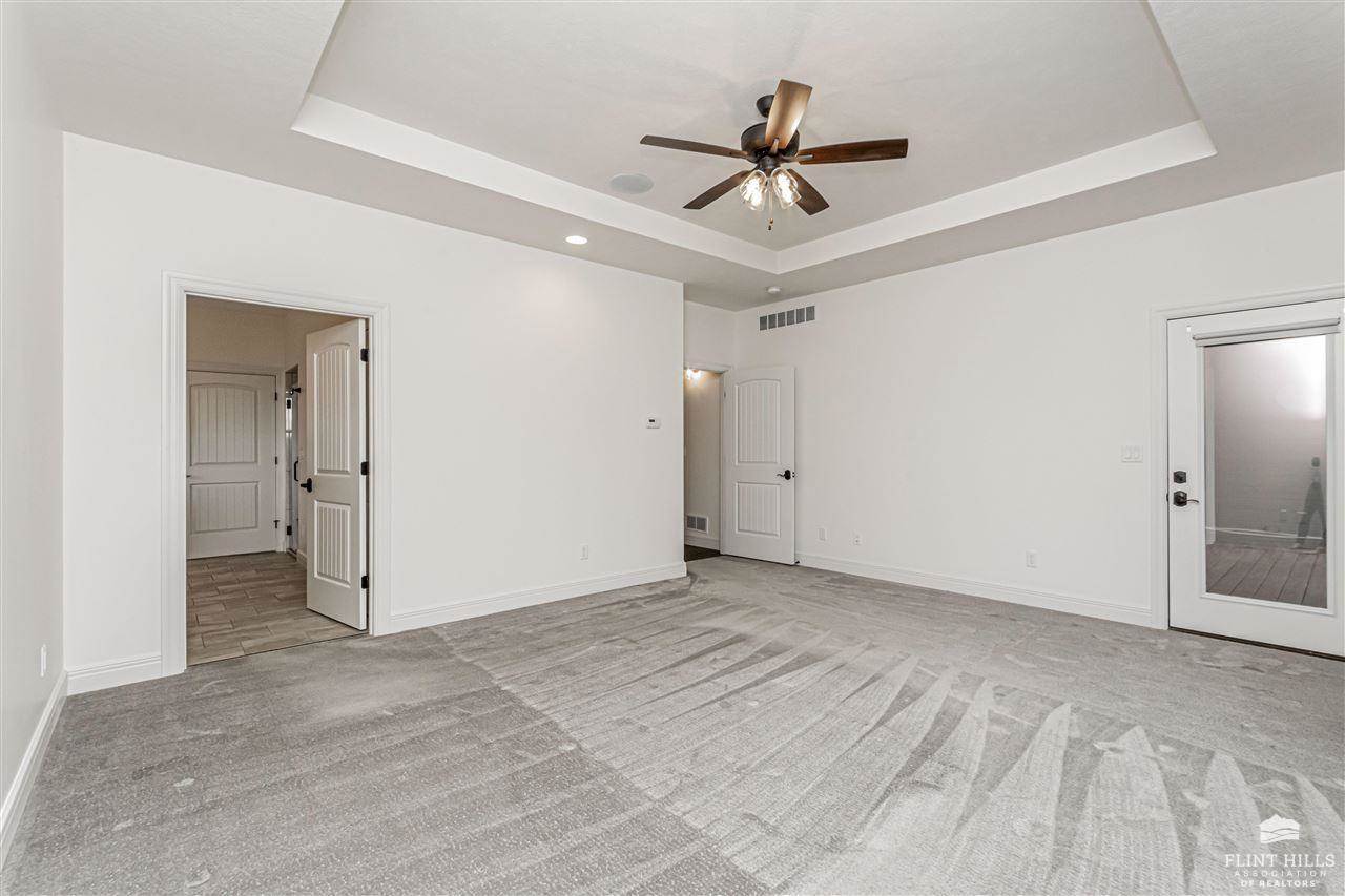 1524 Lariat Lane, Junction City, KS 66441