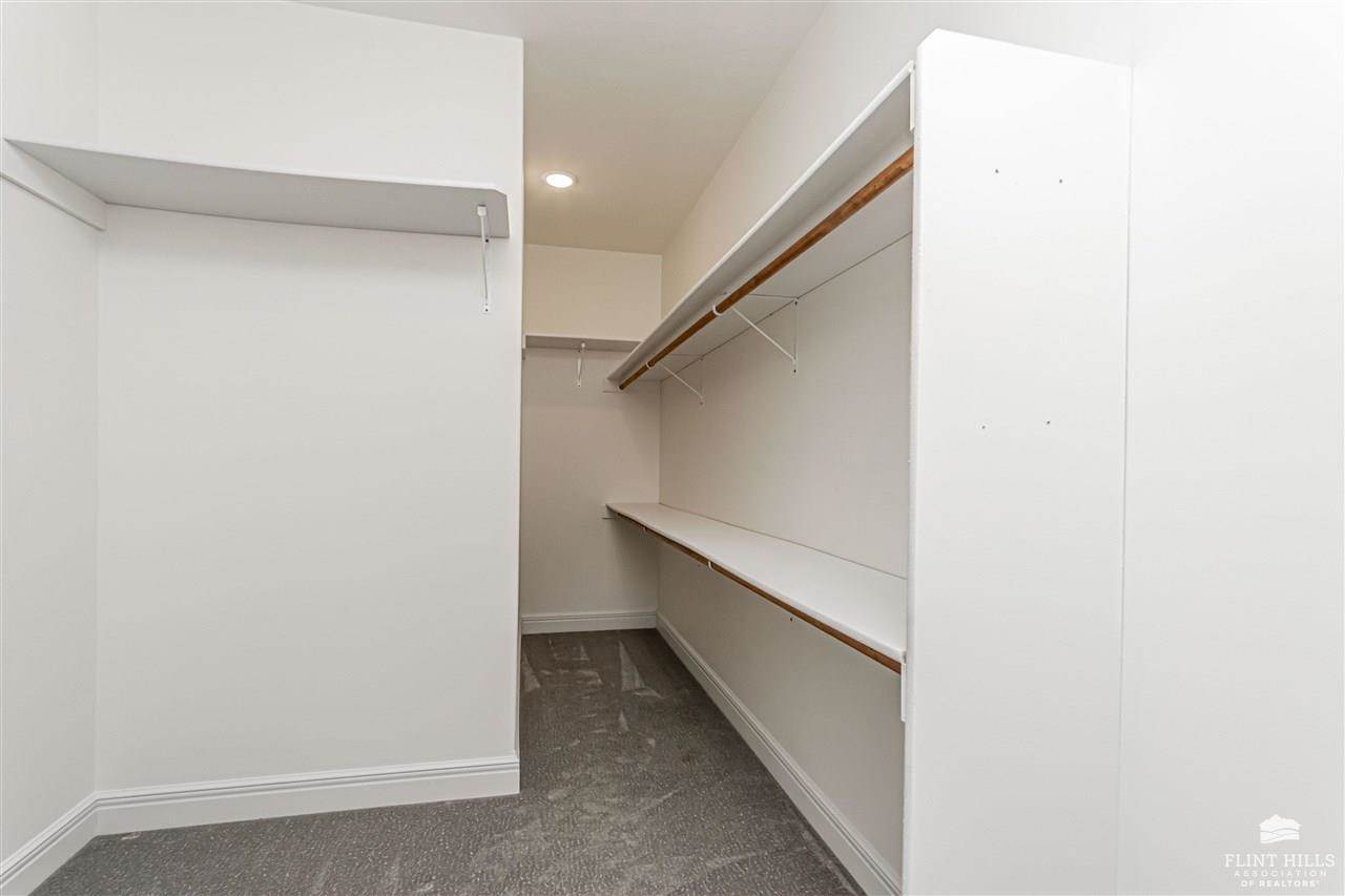 1524 Lariat Lane, Junction City, KS 66441