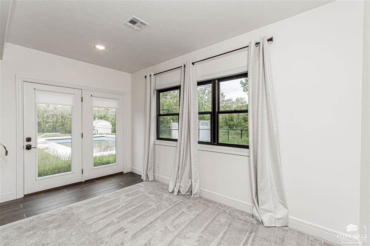 1524 Lariat Lane, Junction City, KS 66441