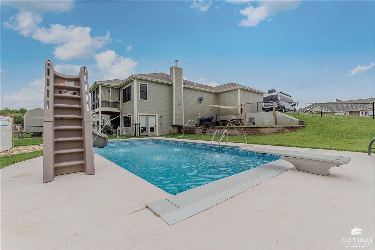 1524 Lariat Lane, Junction City, KS 66441