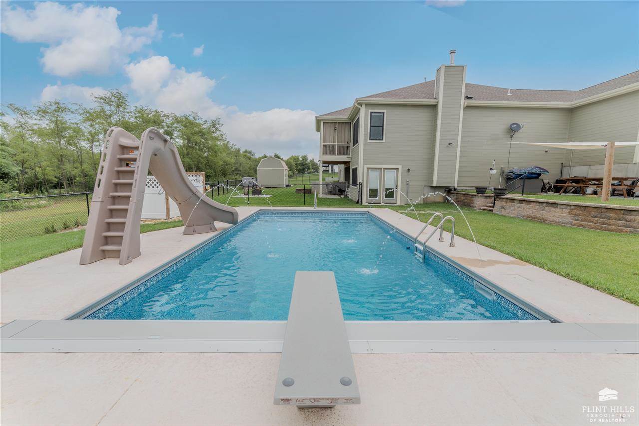 1524 Lariat Lane, Junction City, KS 66441