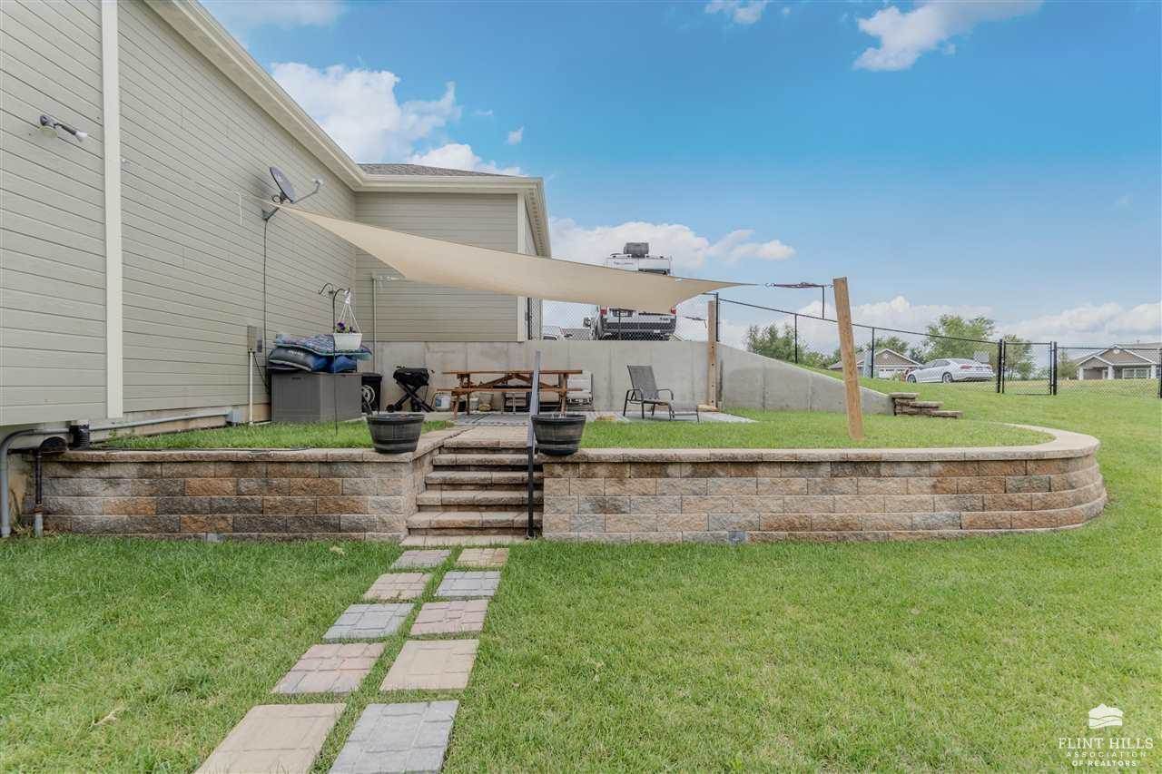 1524 Lariat Lane, Junction City, KS 66441