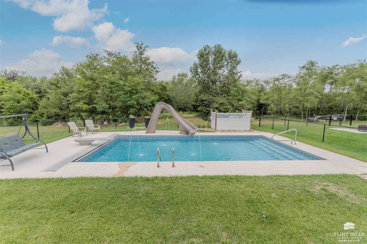 1524 Lariat Lane, Junction City, KS 66441