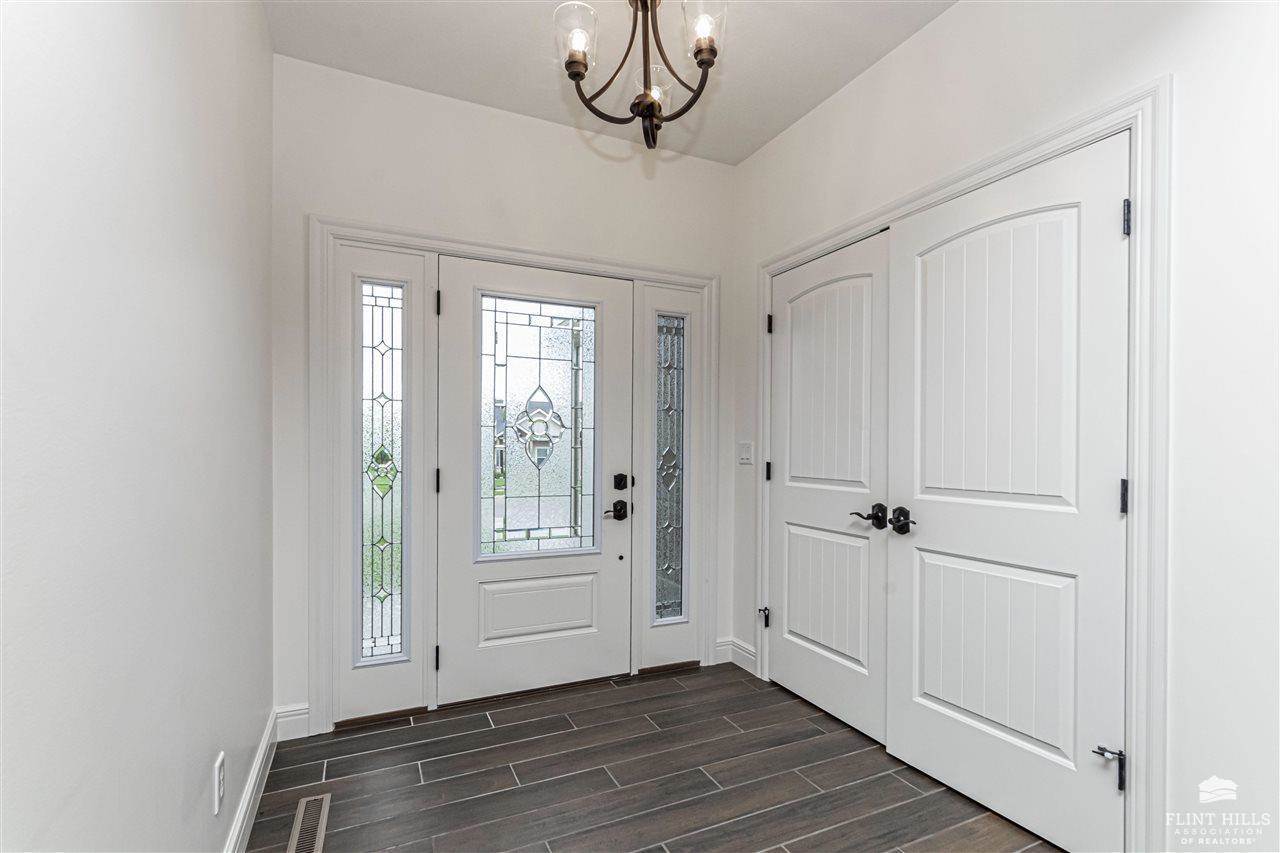 1524 Lariat Lane, Junction City, KS 66441