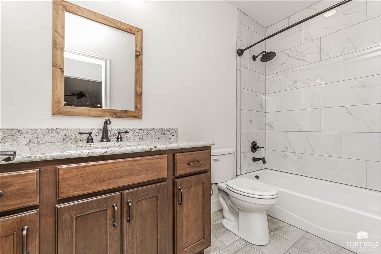 1524 Lariat Lane, Junction City, KS 66441