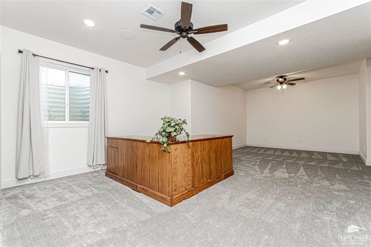 1524 Lariat Lane, Junction City, KS 66441