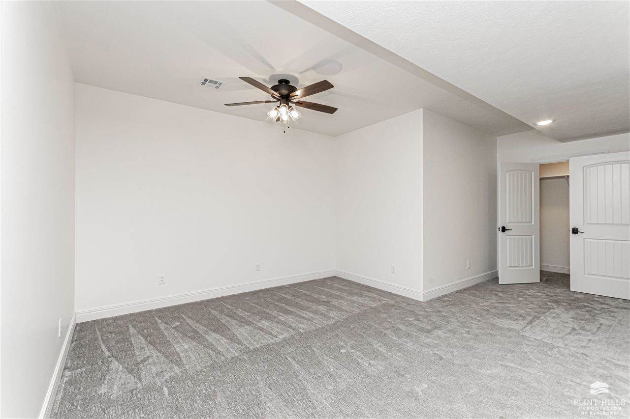 1524 Lariat Lane, Junction City, KS 66441