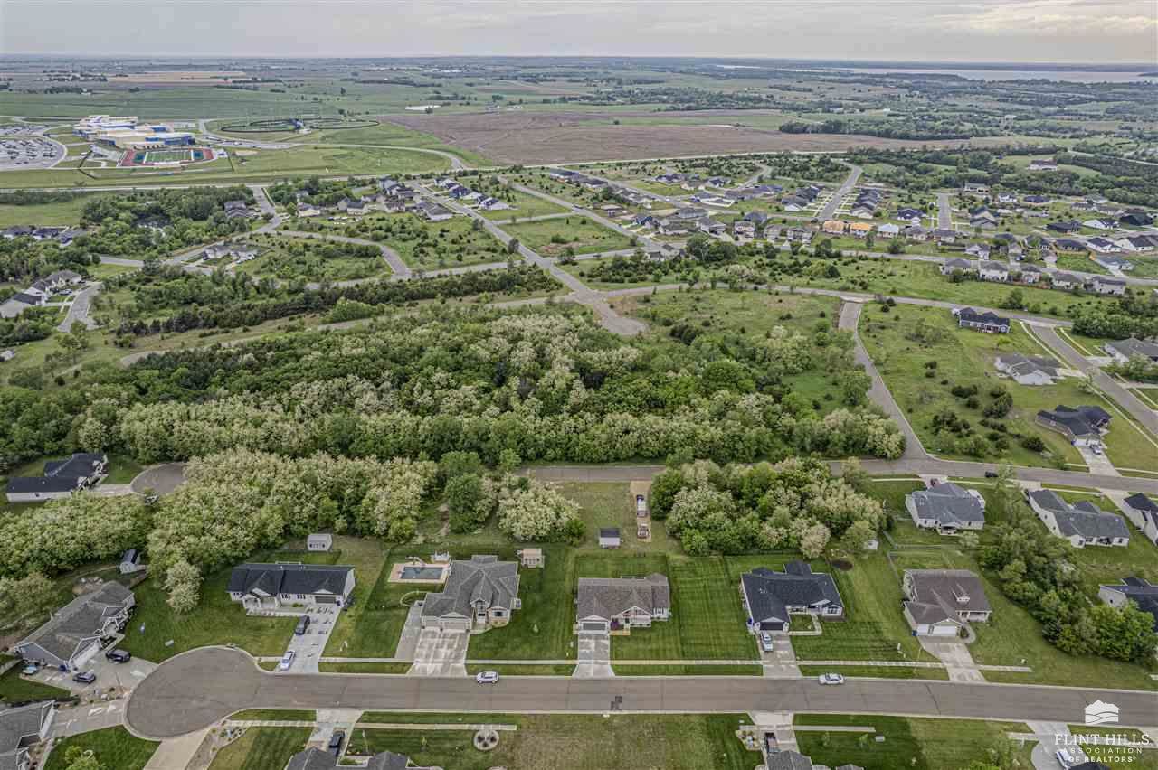 1524 Lariat Lane, Junction City, KS 66441