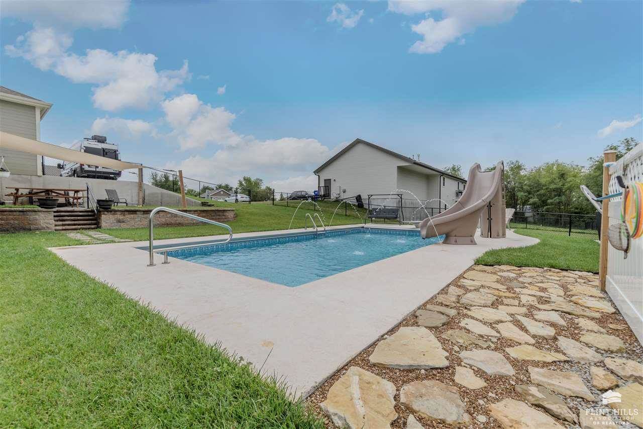 1524 Lariat Lane, Junction City, KS 66441