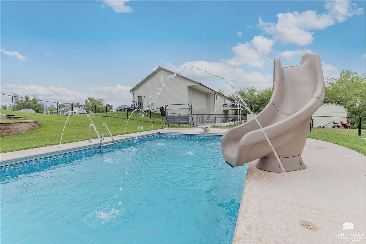 1524 Lariat Lane, Junction City, KS 66441