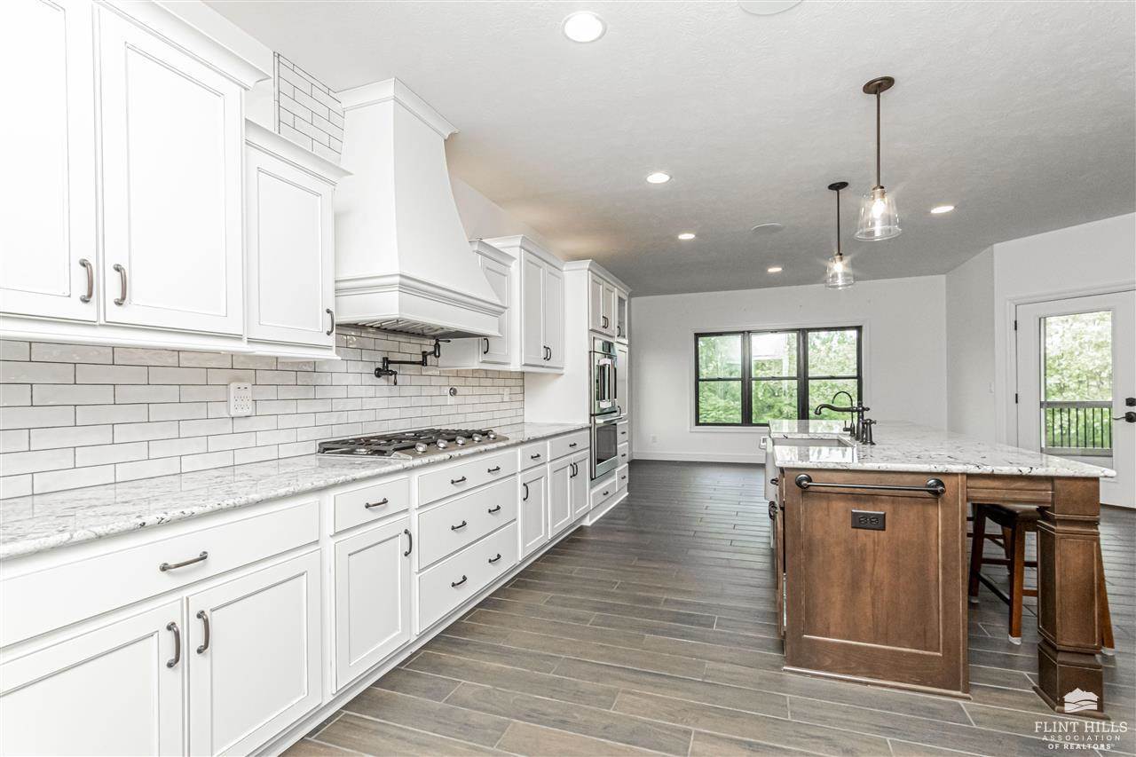 1524 Lariat Lane, Junction City, KS 66441