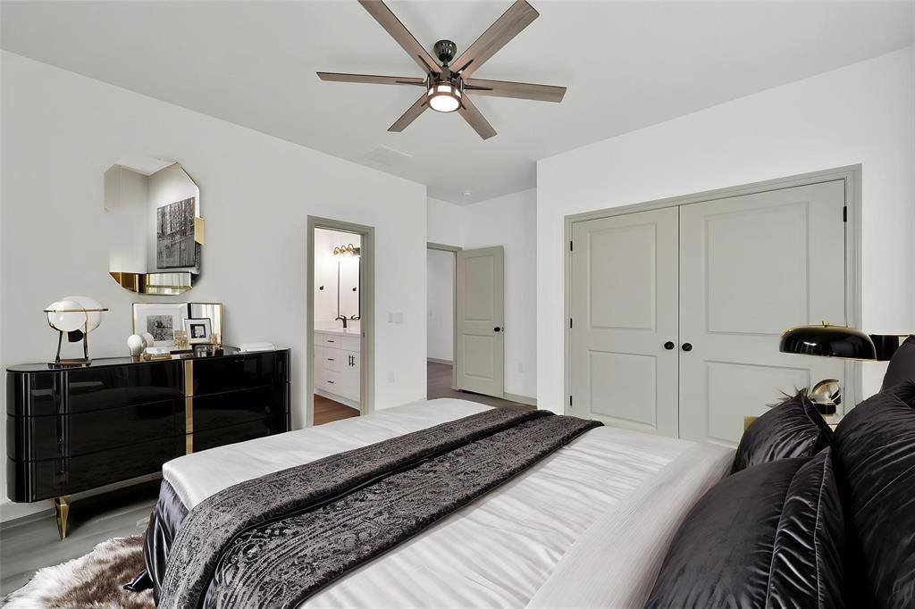 4 Hanover Ln, Conroe, TX 77304