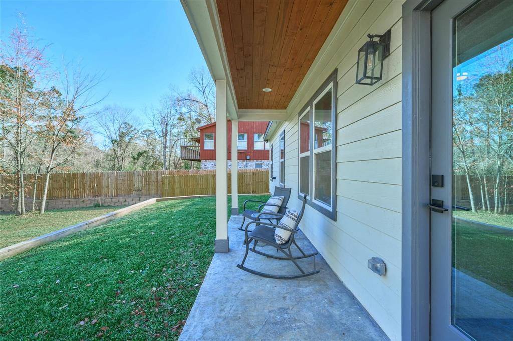 4 Hanover Ln, Conroe, TX 77304