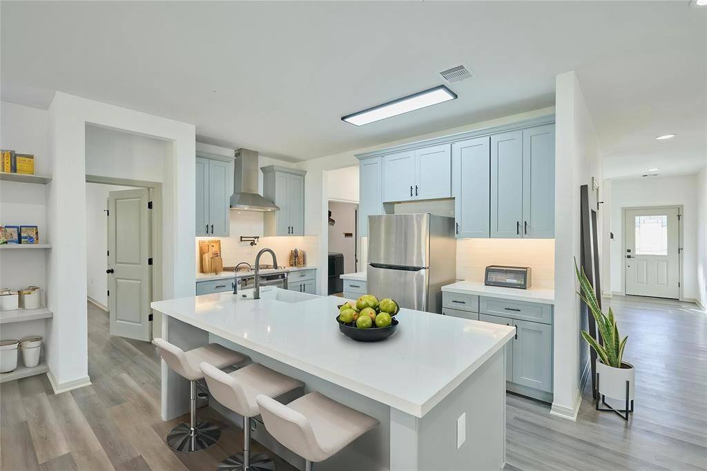 4 Hanover Ln, Conroe, TX 77304