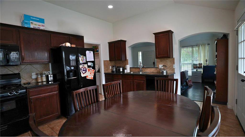 2902 Elise Lane, Bryan, TX 77802