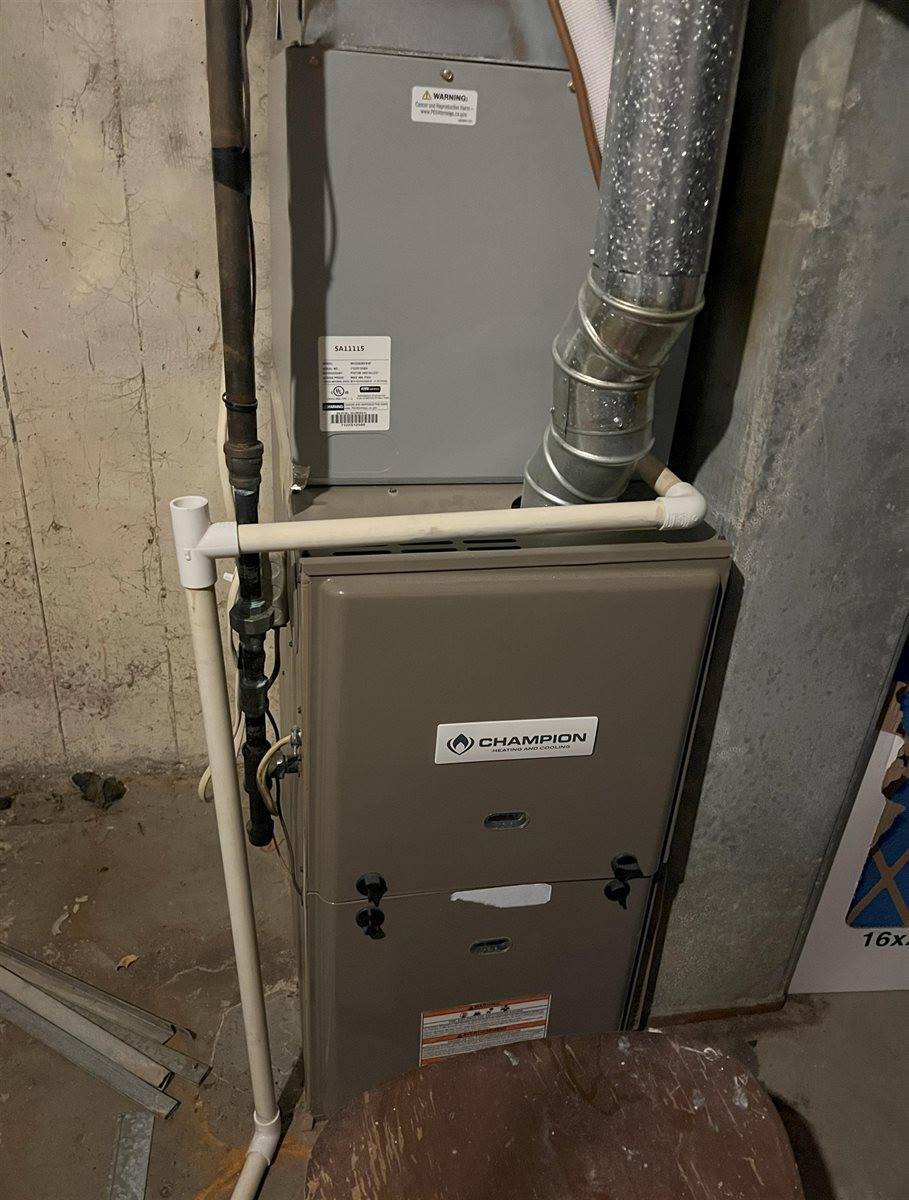 909 NW 10th Ave, Minot, ND 58703