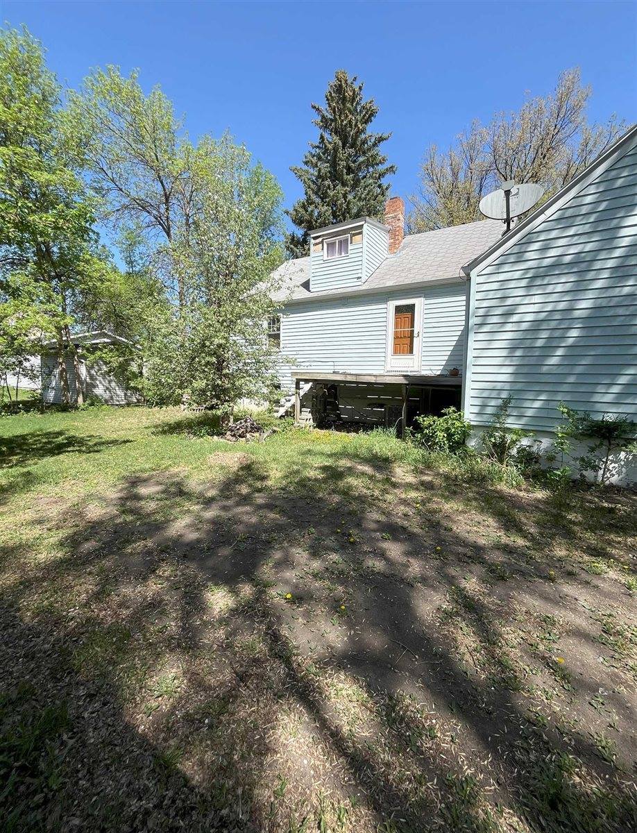 909 NW 10th Ave, Minot, ND 58703