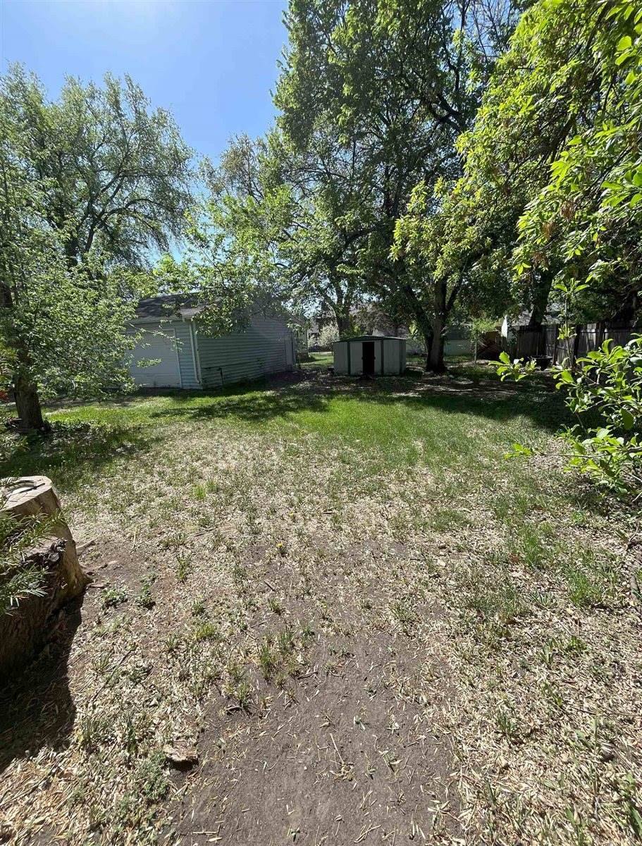 909 NW 10th Ave, Minot, ND 58703