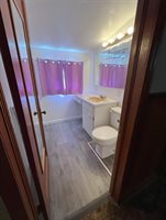 909 NW 10th Ave, Minot, ND 58703