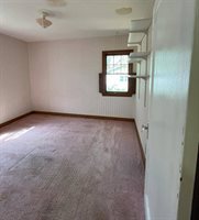 909 NW 10th Ave, Minot, ND 58703