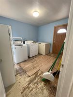 909 NW 10th Ave, Minot, ND 58703