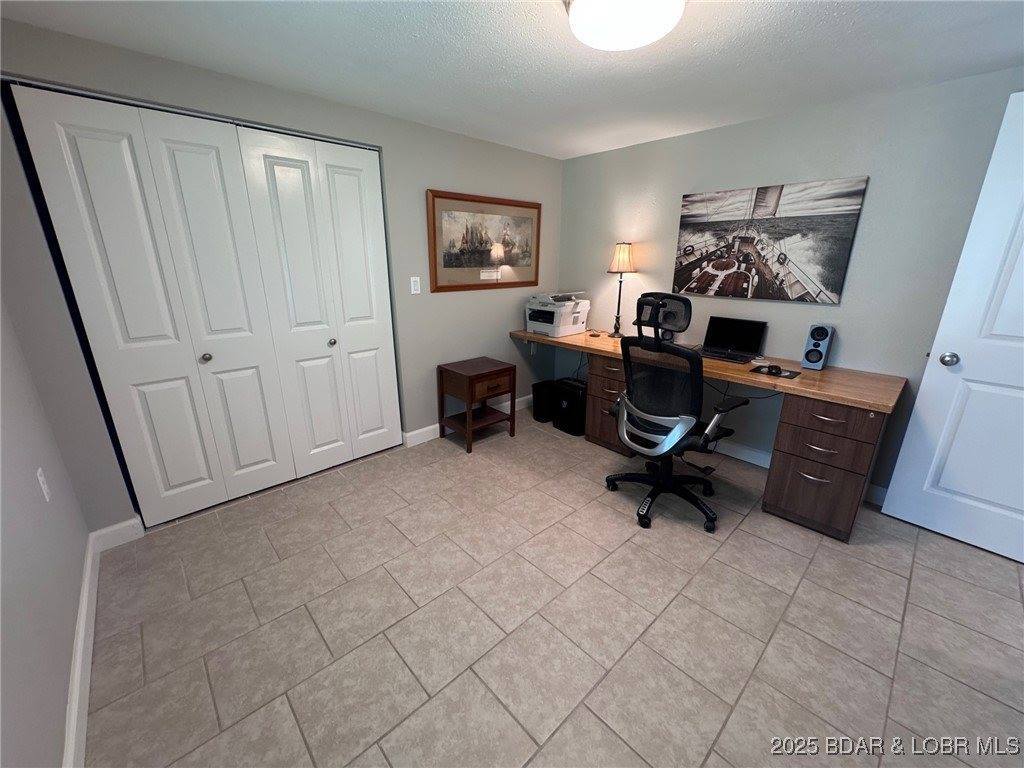 199 Country Oak Drive, Sunrise Beach, MO 65079