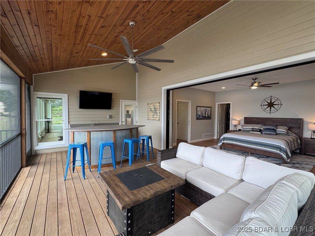 199 Country Oak Drive, Sunrise Beach, MO 65079