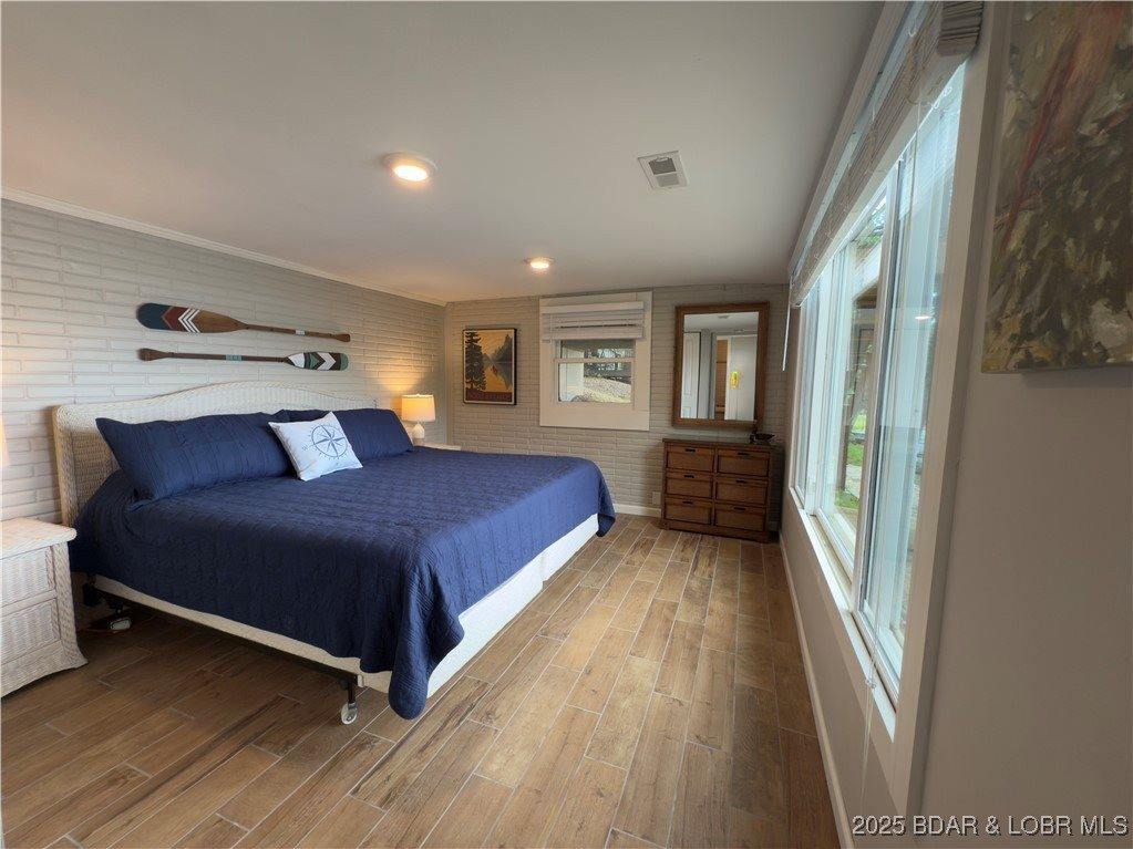 199 Country Oak Drive, Sunrise Beach, MO 65079