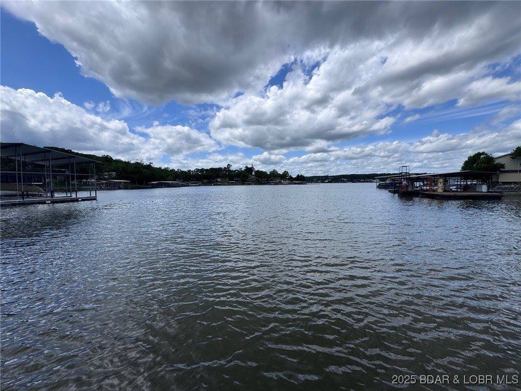 199 Country Oak Drive, Sunrise Beach, MO 65079