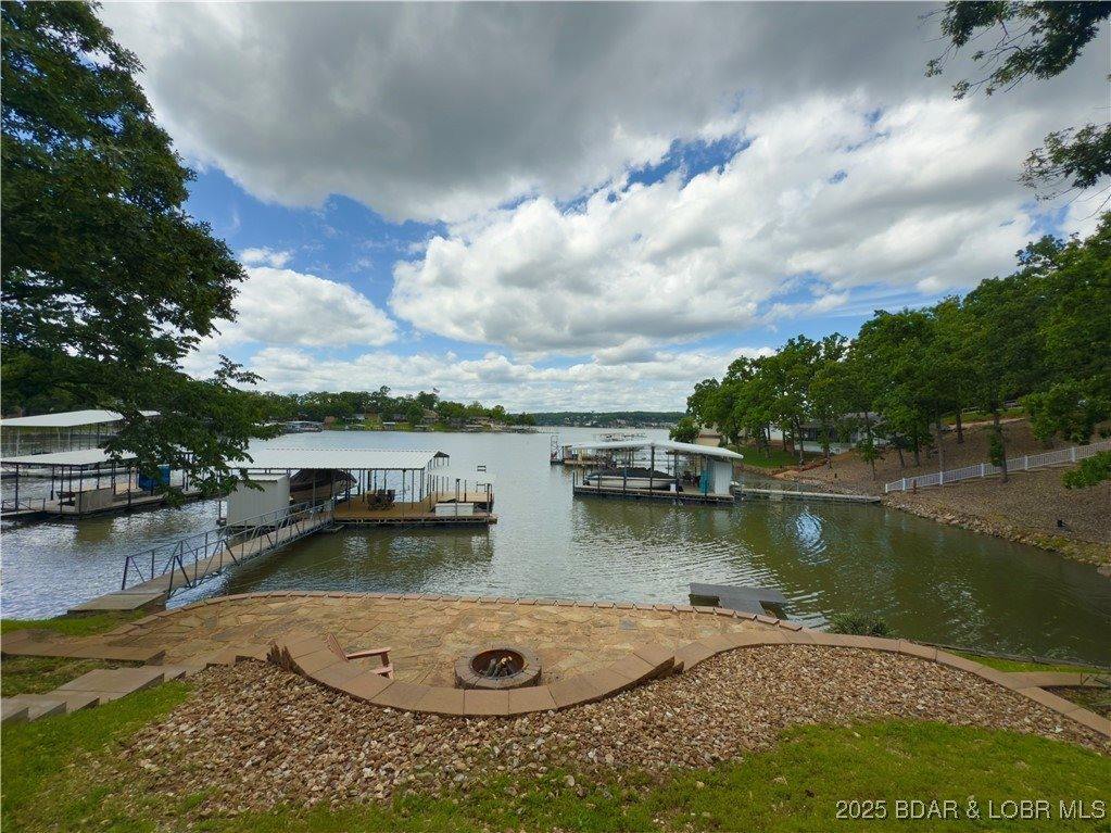 199 Country Oak Drive, Sunrise Beach, MO 65079