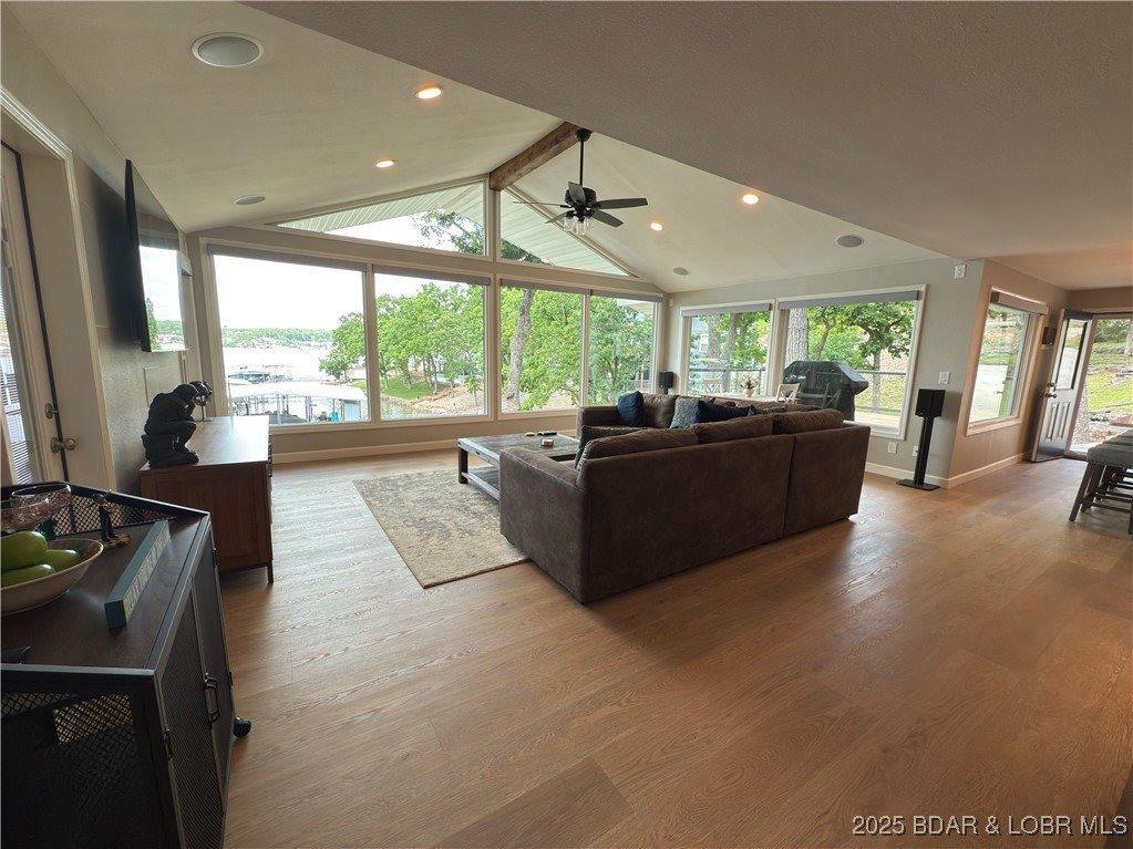 199 Country Oak Drive, Sunrise Beach, MO 65079