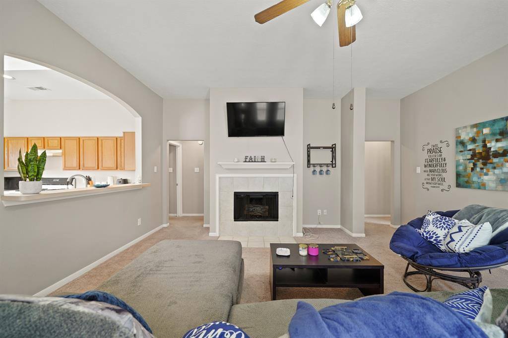 1411 Hunter Ridge Court, Fresno, TX 77545