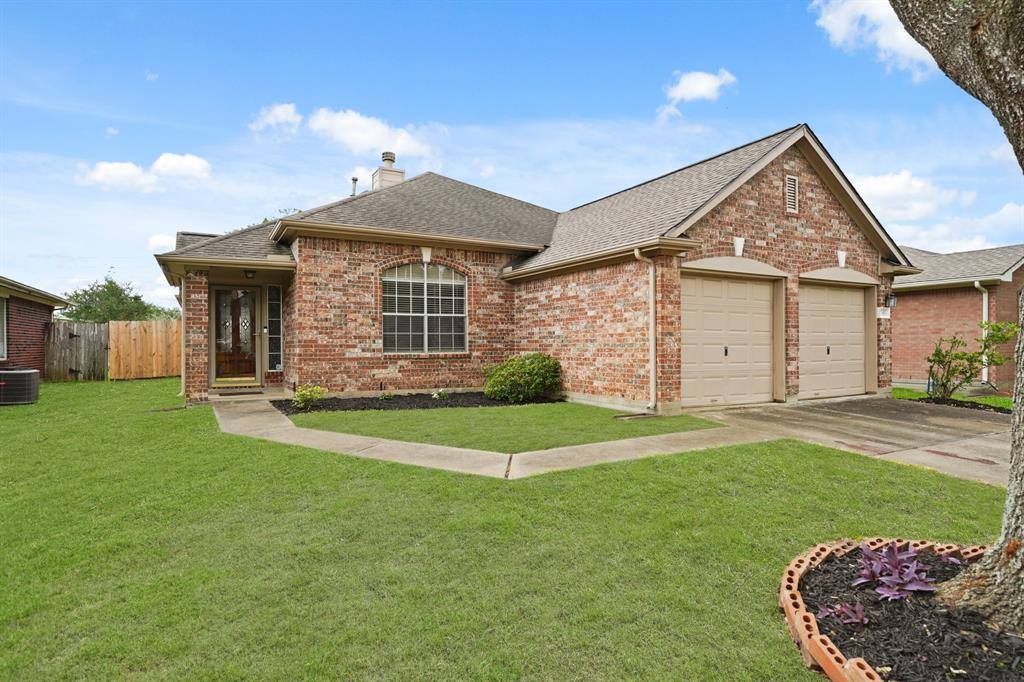 1411 Hunter Ridge Court, Fresno, TX 77545