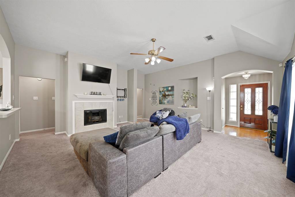1411 Hunter Ridge Court, Fresno, TX 77545