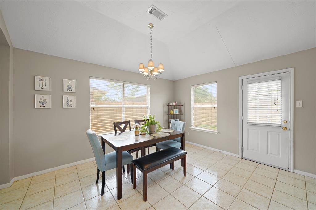 1411 Hunter Ridge Court, Fresno, TX 77545