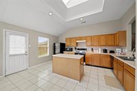 1411 Hunter Ridge Court, Fresno, TX 77545