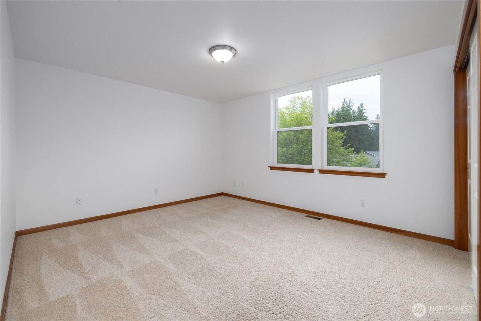 997 Chestnut Loop, Mount Vernon, WA 98273