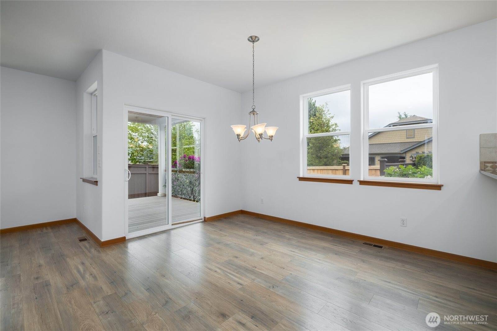 997 Chestnut Loop, Mount Vernon, WA 98273