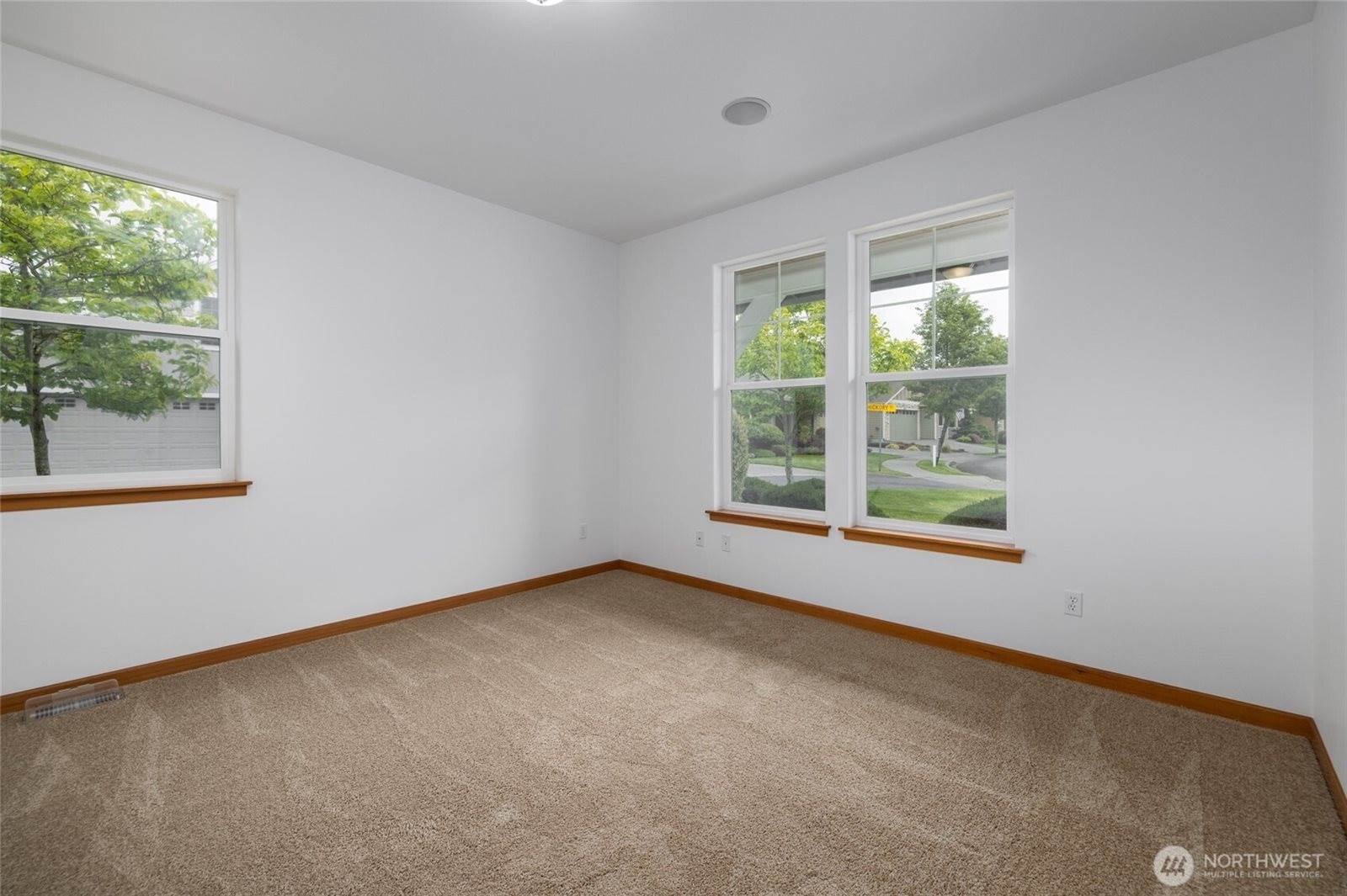 997 Chestnut Loop, Mount Vernon, WA 98273