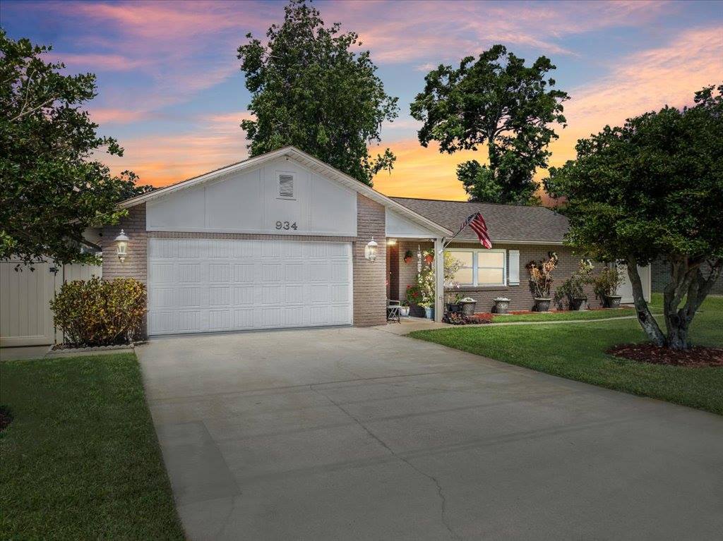 934 Tall Pine Drive, Port Orange, FL 32127